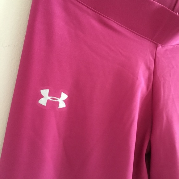 Under Armour pink compression fit Capri pants - Picture 2 of 6